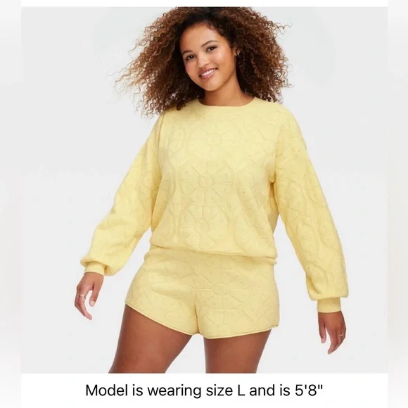 Roller Rabbit x Target Daisy Floral Embossed Yellow Knit Sweater and Shorts Set - Picture 3 of 3